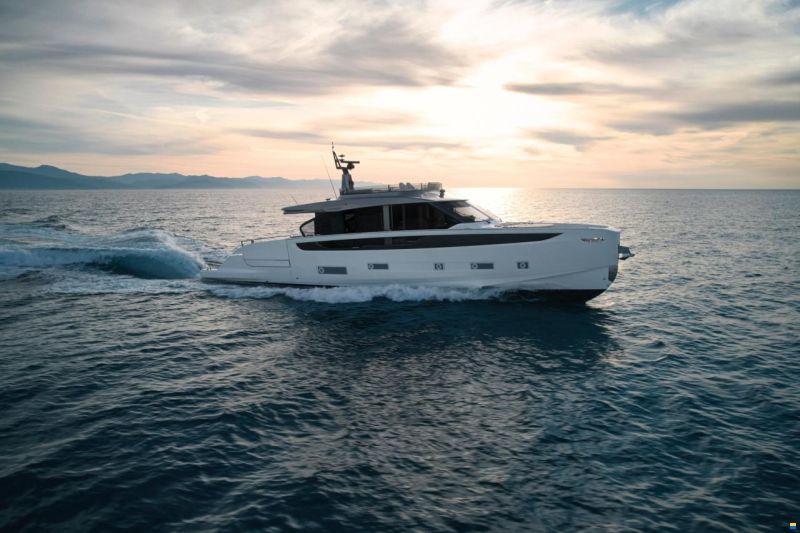 Azimut Seadeck 7