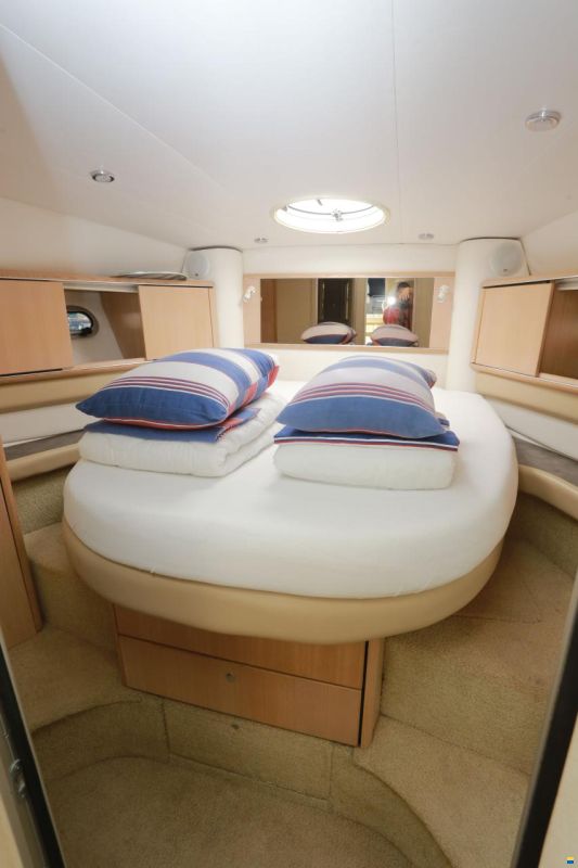Bayliner Avanti 40