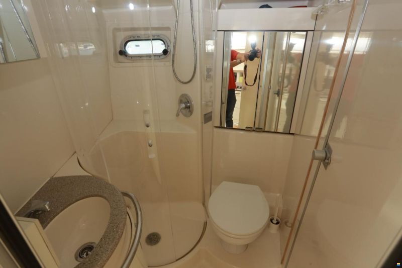 Bayliner Avanti 40