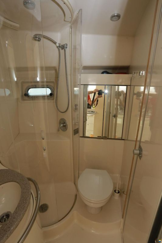 Bayliner Avanti 40
