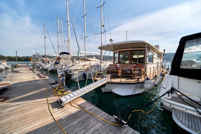 Houseboat