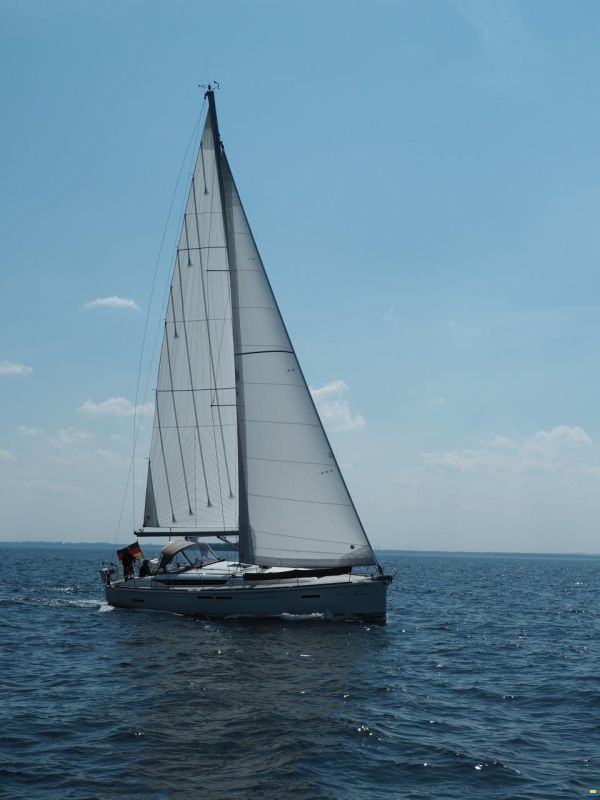 Jeanneau Sun Odyssey 439 Eigner Version image