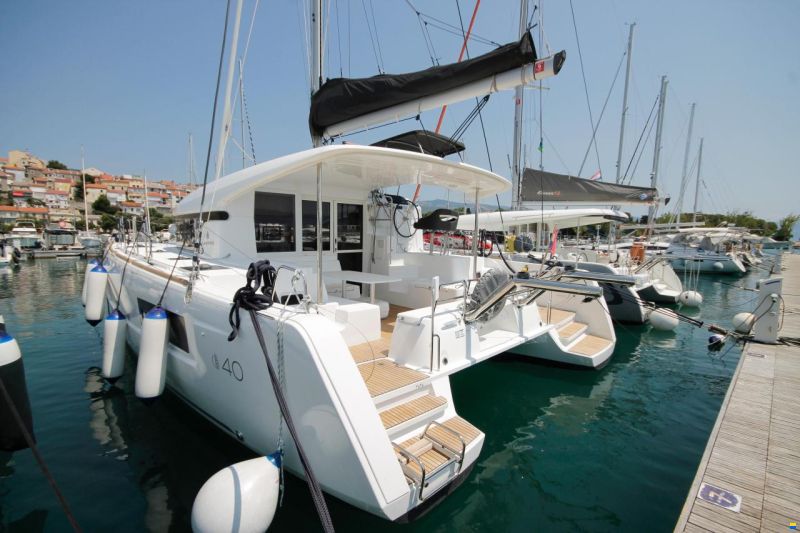 Lagoon 40