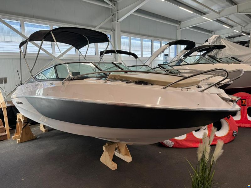 Ventura V215