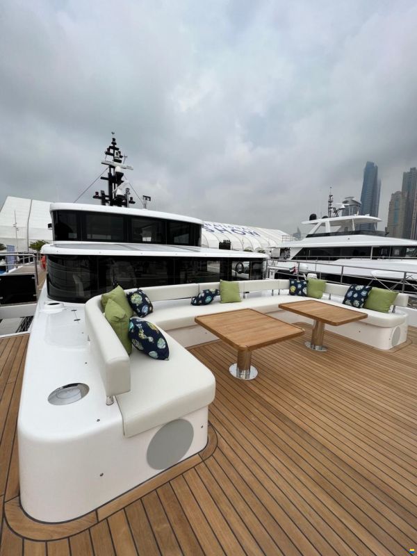 Gulf Craft Majesty 100