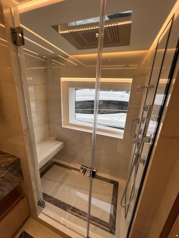 Gulf Craft Majesty 100