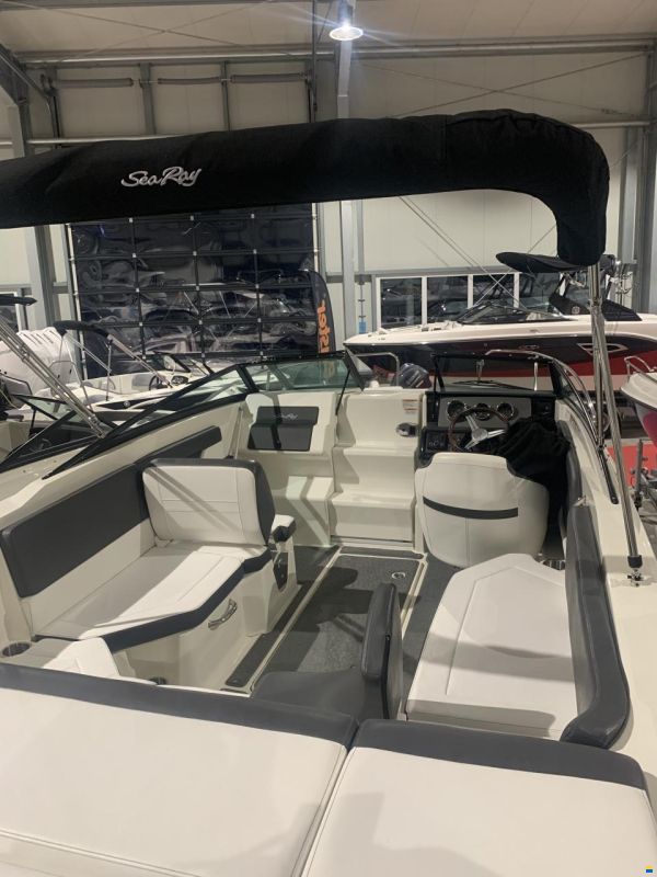 Sea Ray 230 Sun Sport