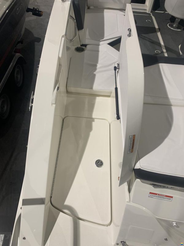 Sea Ray 230 Sun Sport