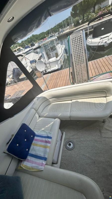 Bayliner 3055