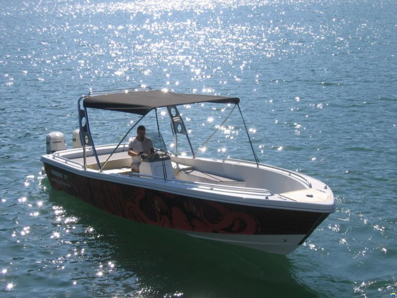 Ocean Master (US) 27' Runabout
