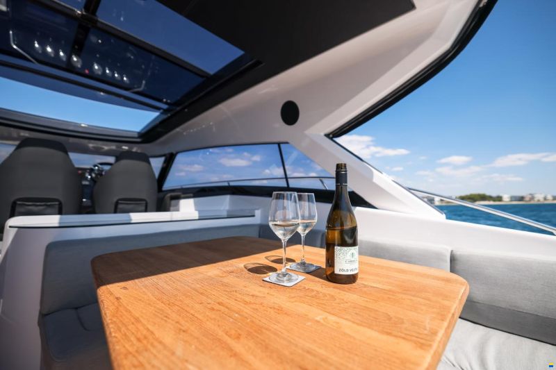 Focus Motor Yacht 44 mit LP Lago Maggiore/Bodensee