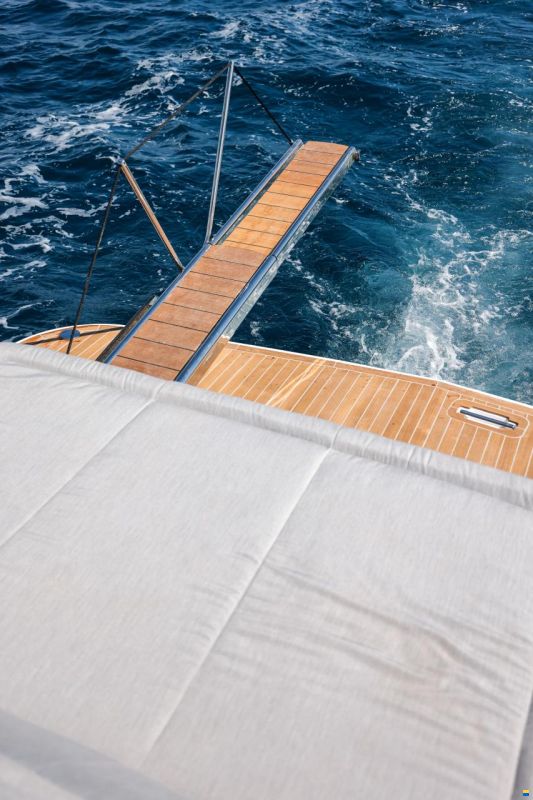 Focus Motor Yacht 44 mit LP Lago Maggiore/Bodensee