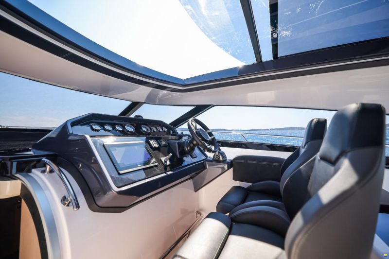 Focus Motor Yacht 44 mit LP Lago Maggiore/Bodensee