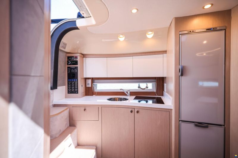 Focus Motor Yacht 44 mit LP Lago Maggiore/Bodensee