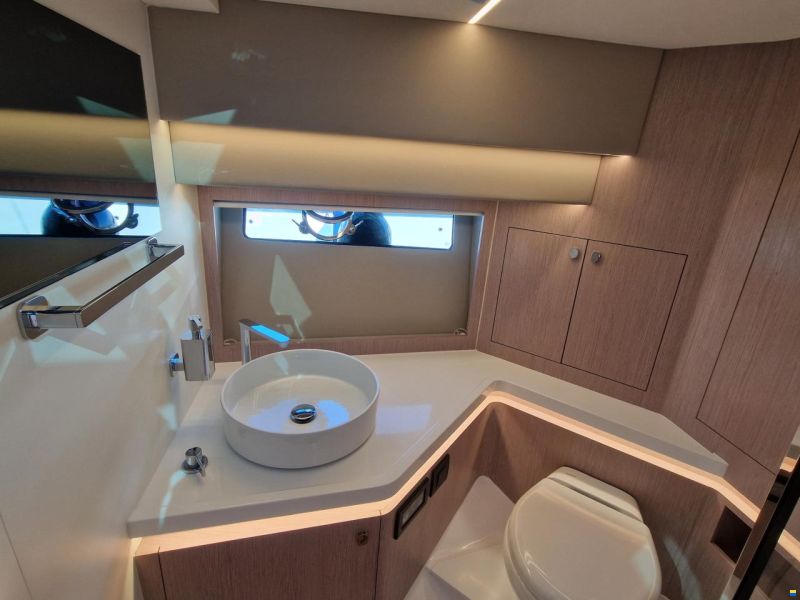 Focus Motor Yacht 37 mit LP Lago Maggiore/Bodensee