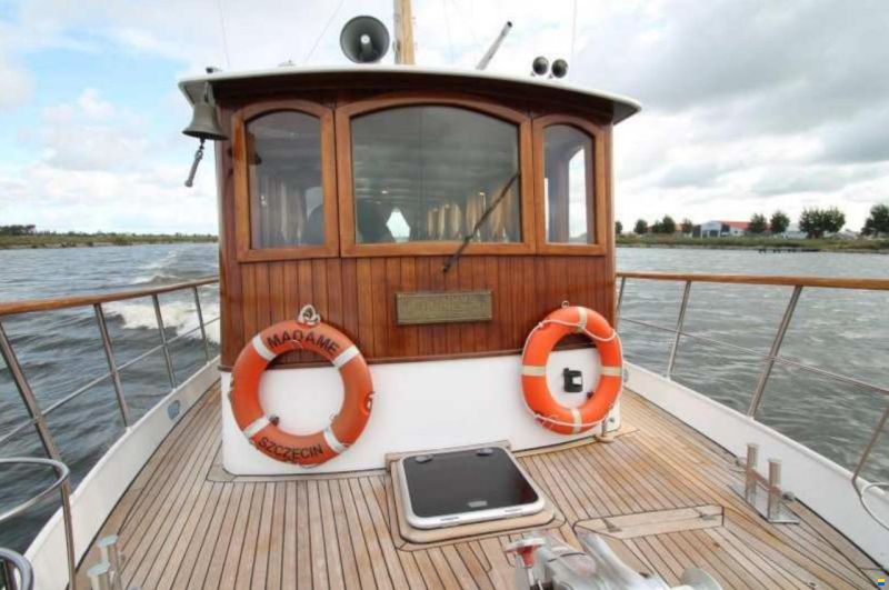 Classic Motor Yacht