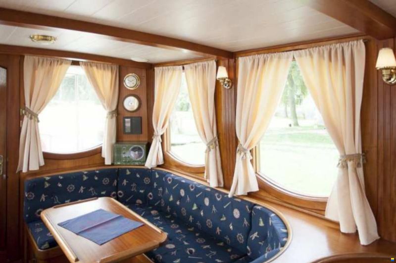 Classic Motor Yacht