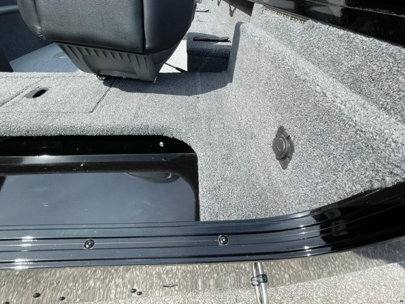 Crestliner 1650 PRO TILLER