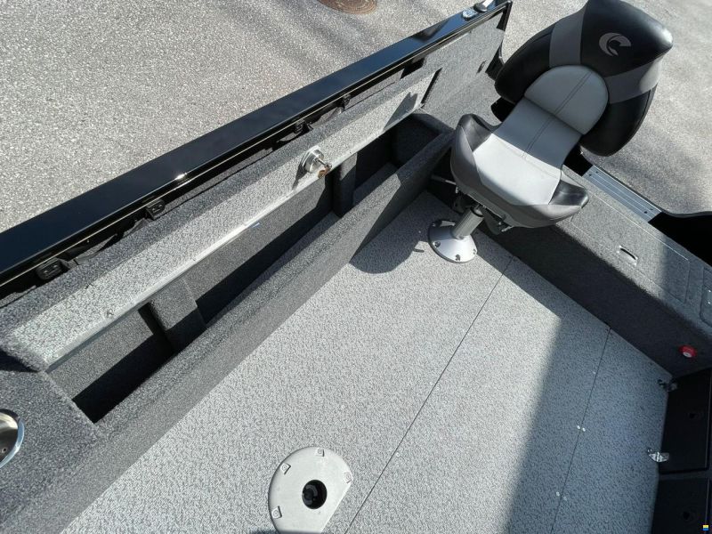 Crestliner 1650 PRO TILLER