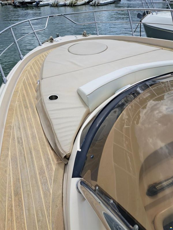 Man&ograve; 37 Gran Sport