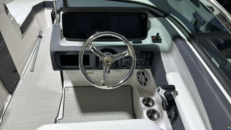 Regal LX 4 BOWRIDER AUßENBORDER