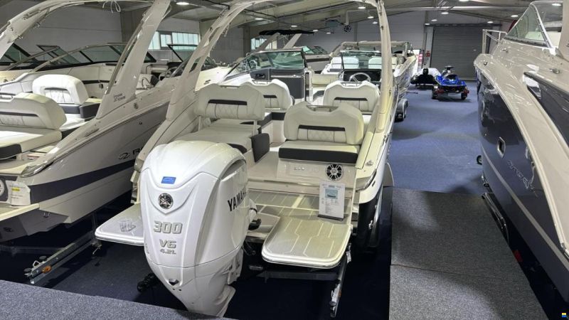 Regal LX 4 BOWRIDER AUßENBORDER