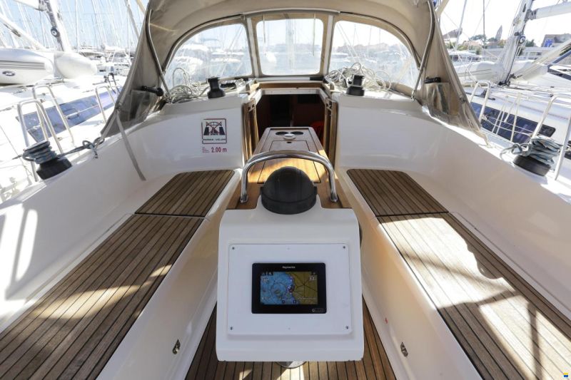 Bavaria Cruiser 37