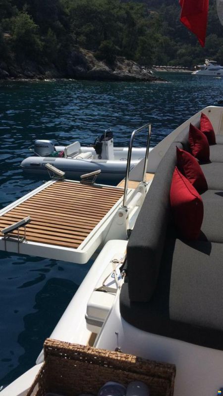 Lagoon 560