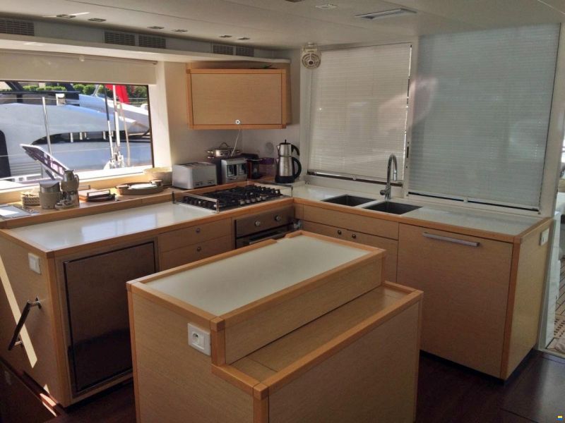 Lagoon 560