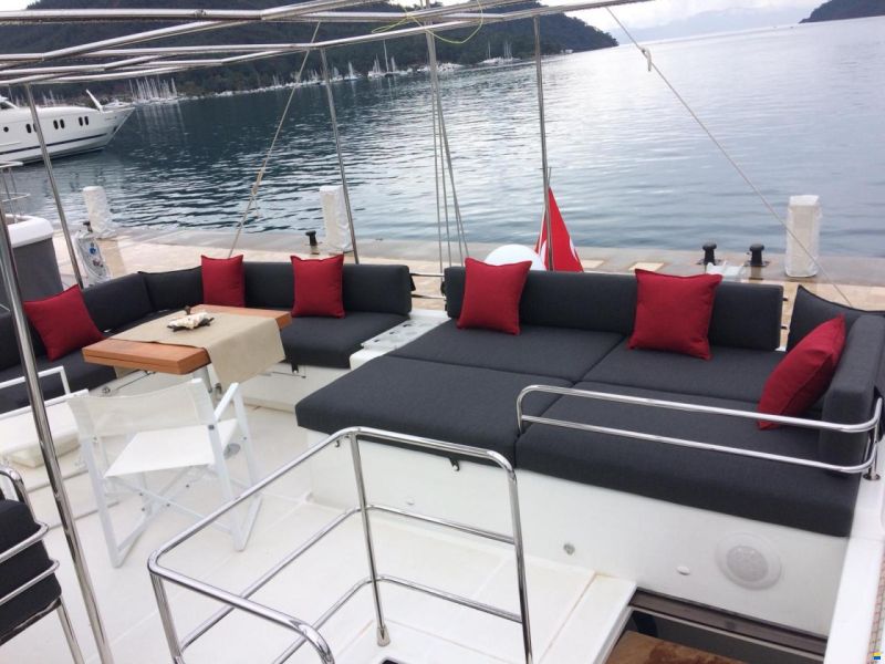 Lagoon 560