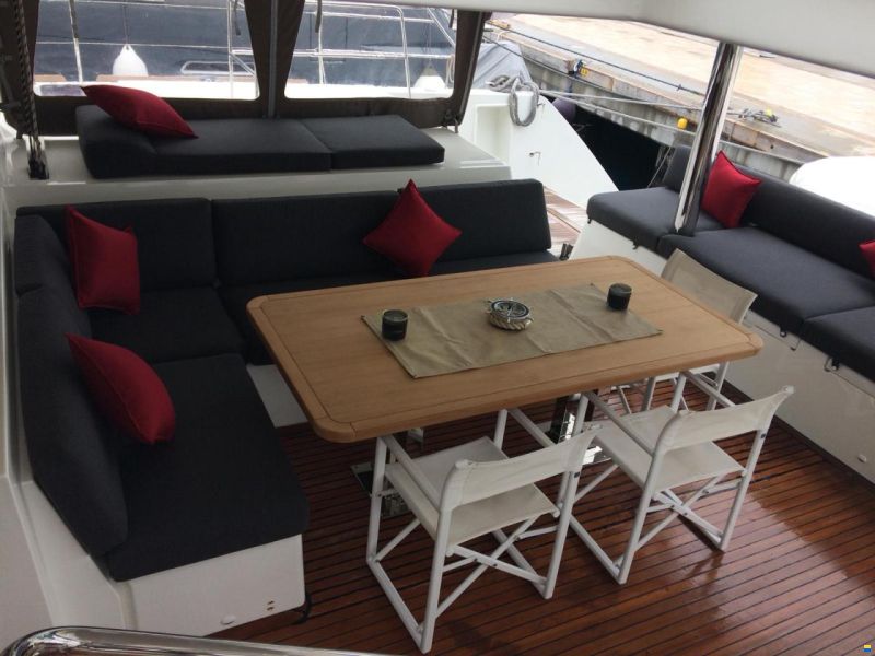 Lagoon 560