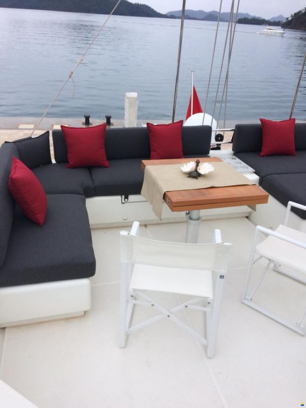 Lagoon 560
