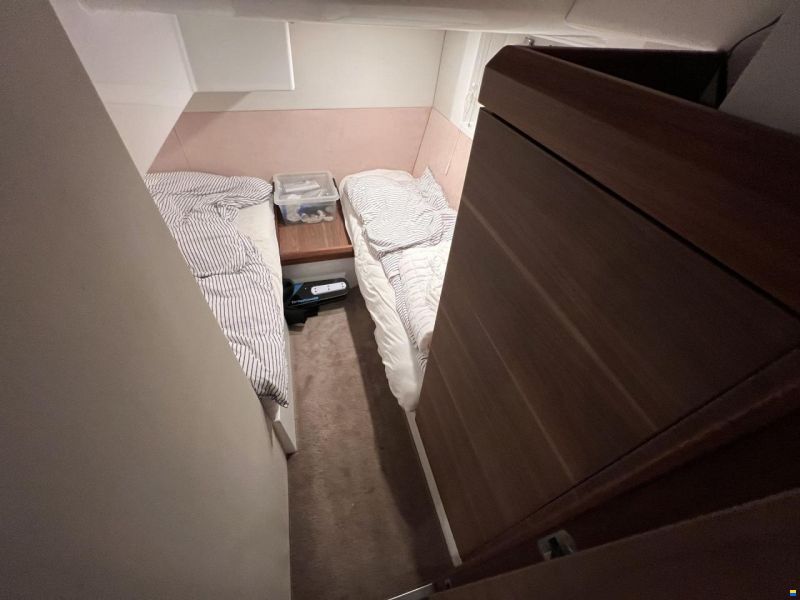 Sealine S 380