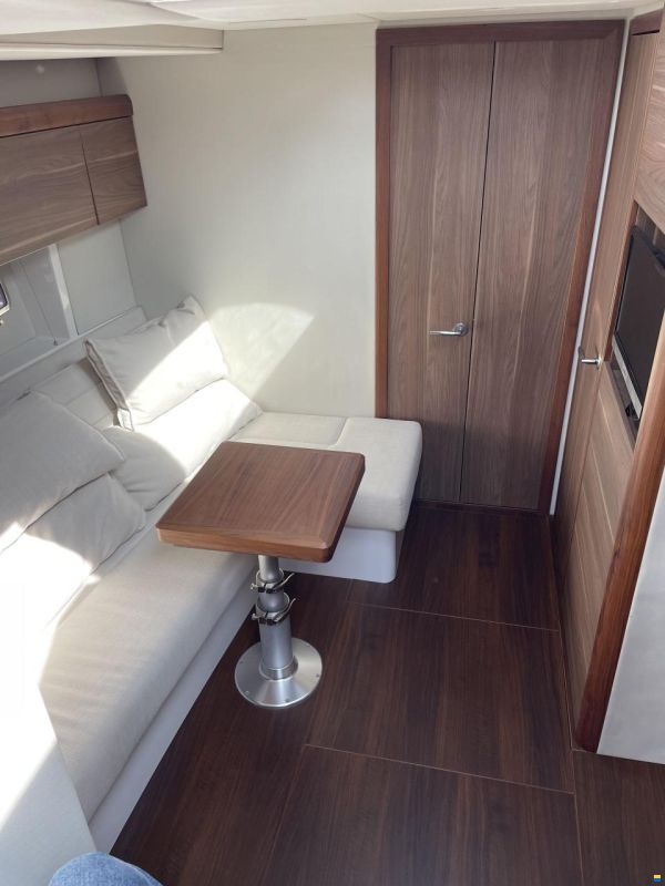 Sealine S 380