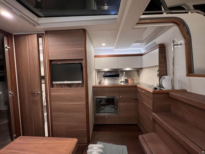 Sealine S 380