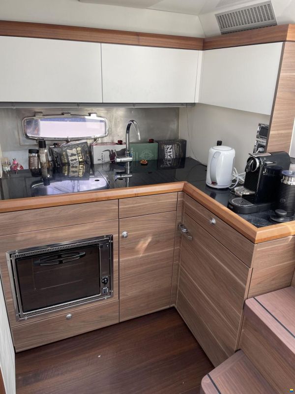 Sealine S 380
