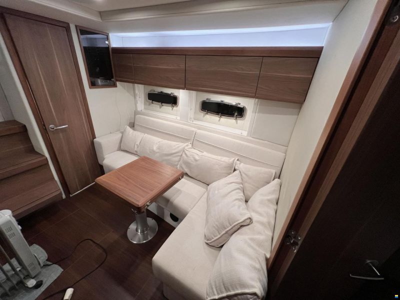 Sealine S 380