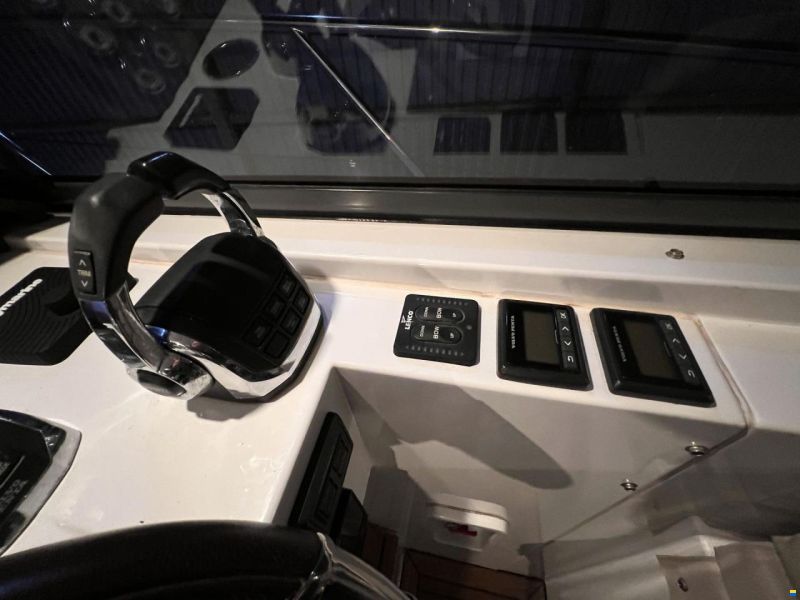 Sealine S 380