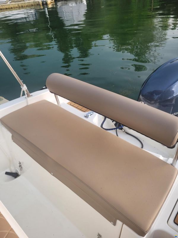 Karel 480 Open mit Bootsplatz