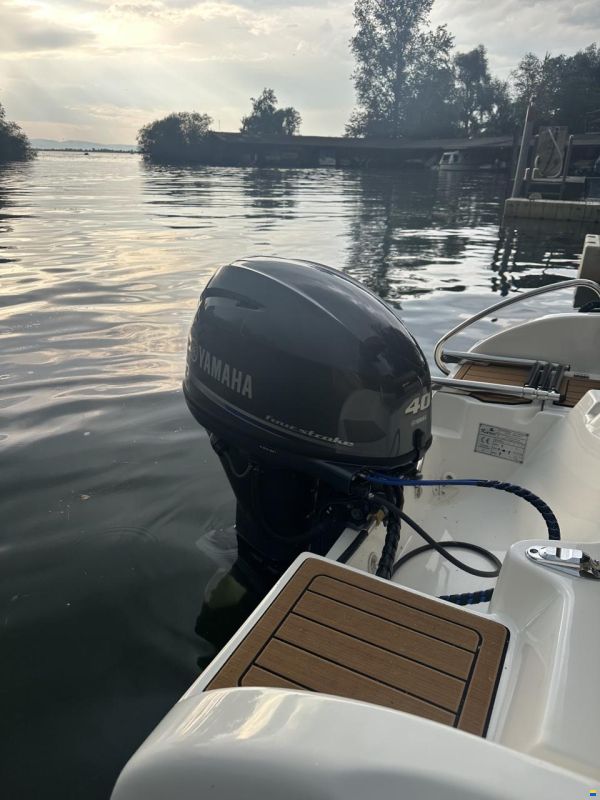 Karel 480 Open mit Bootsplatz