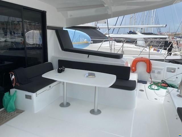 Lagoon 42