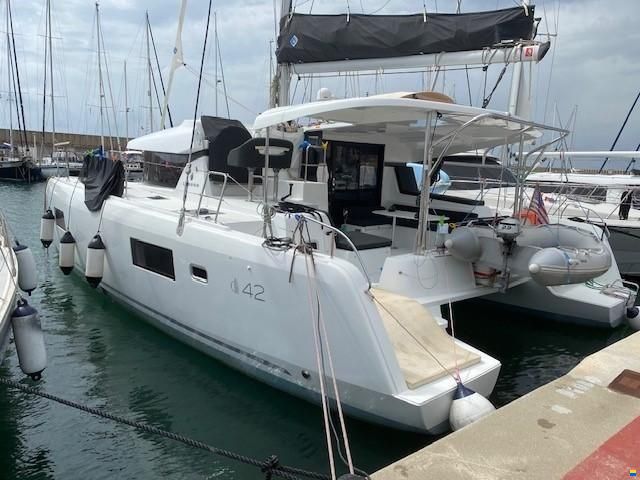 Lagoon 42