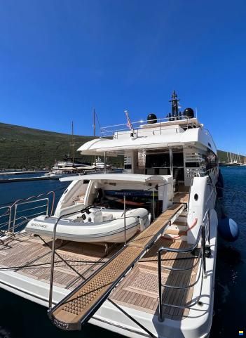 Gulf Craft Majesty 100