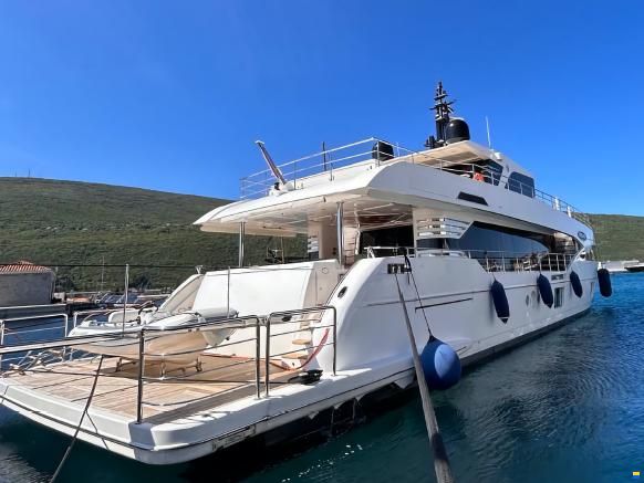 Gulf Craft Majesty 100