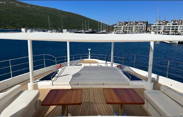 Gulf Craft Majesty 100