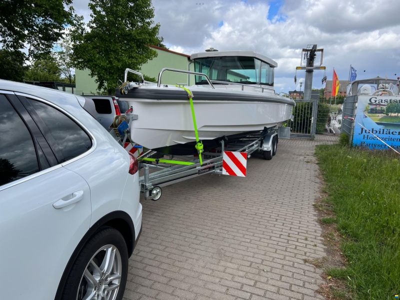 Axopar 28 Cabin AC