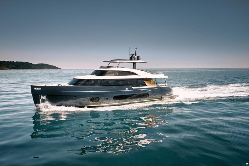 Azimut Magellano 25