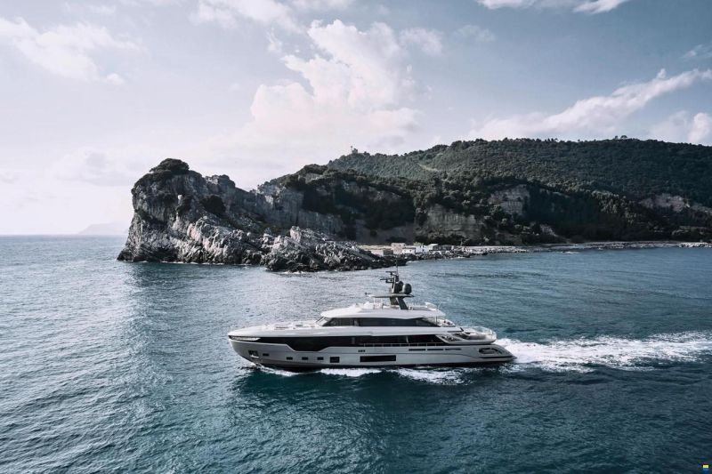 Azimut Grande Trideck