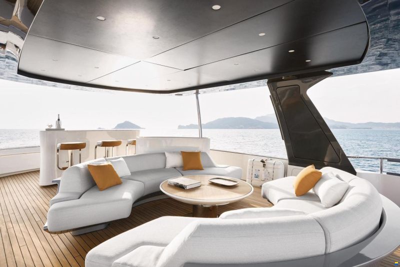 Azimut Grande Trideck