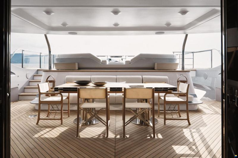 Azimut Grande Trideck